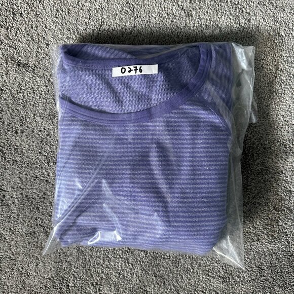 Lululemon Turn Around Shirt Women 10 Purple Thumbhole Reversible Gym Yoga - Picture 13 of 13